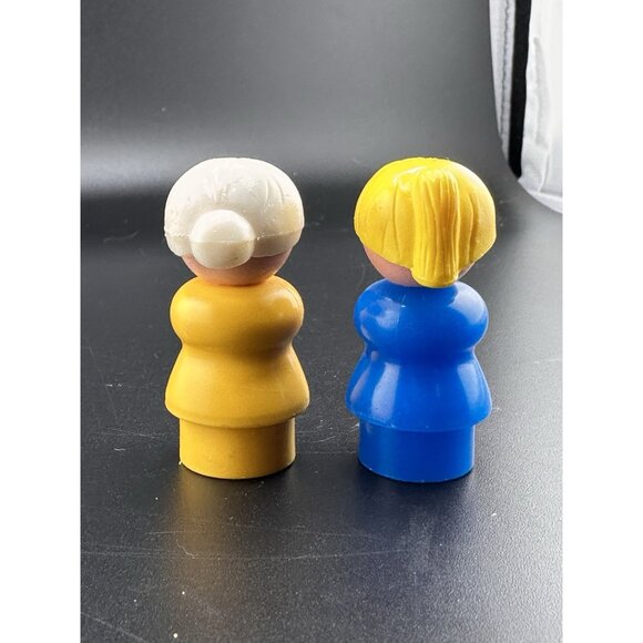 Vtg Little People Lot 2 Blonde Woman Mom Blue White Hair Yellow Grandma Plastic - Picture 2 of 11
